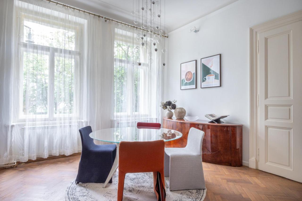 Elegant Paris Ave With A Terrace Apartament